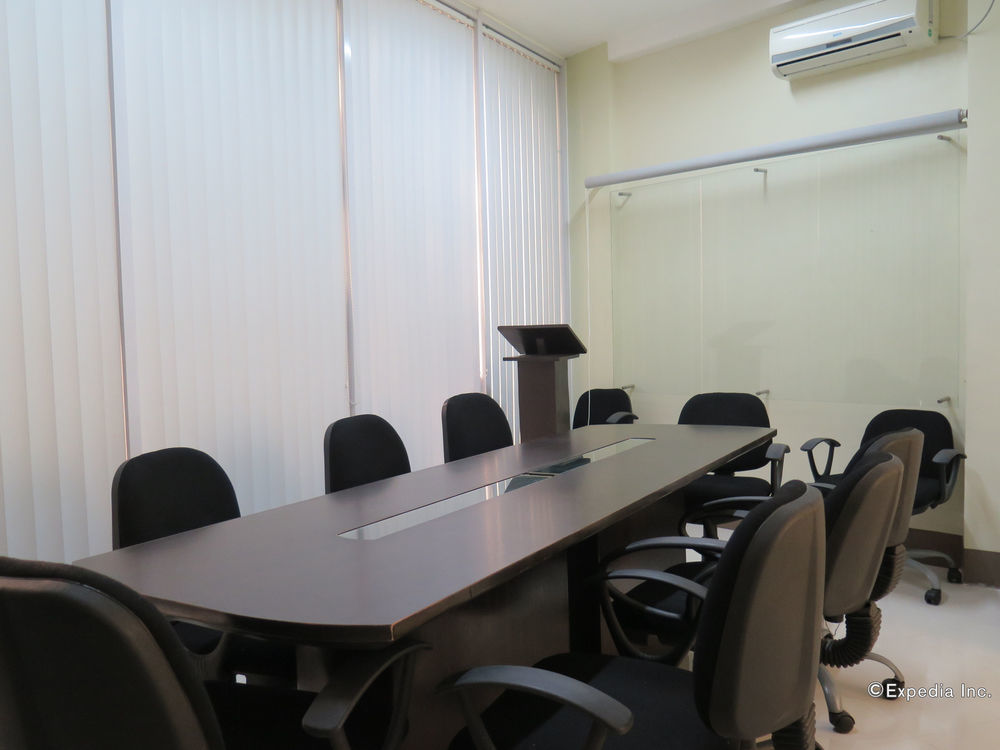 The Center Suites سيبو المظهر الخارجي الصورة