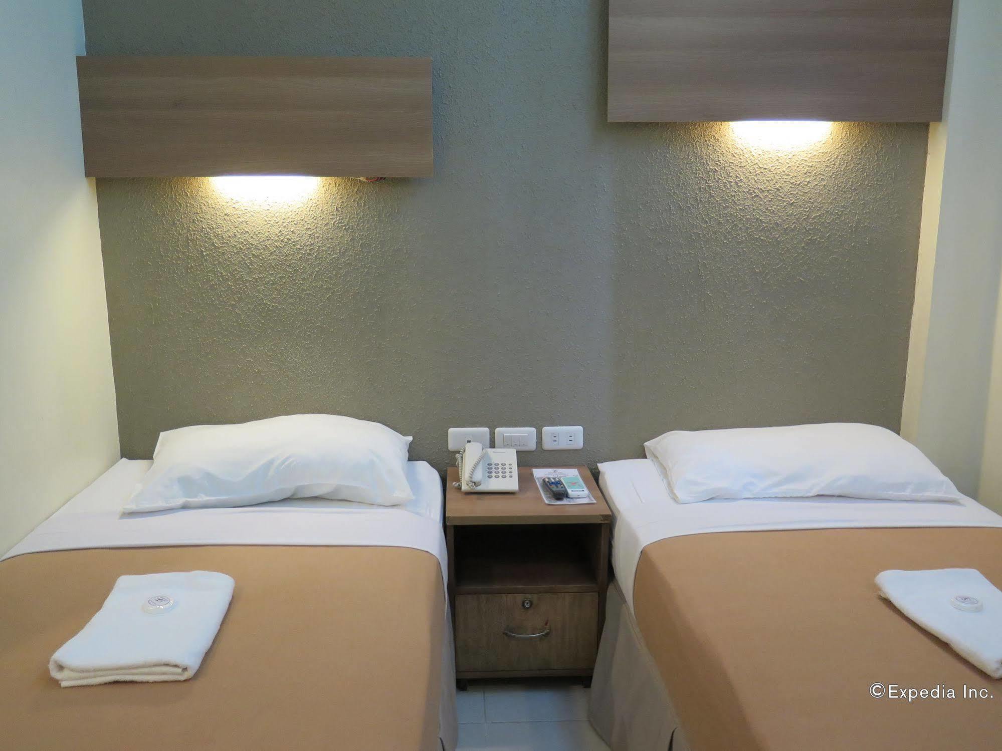 The Center Suites سيبو المظهر الخارجي الصورة