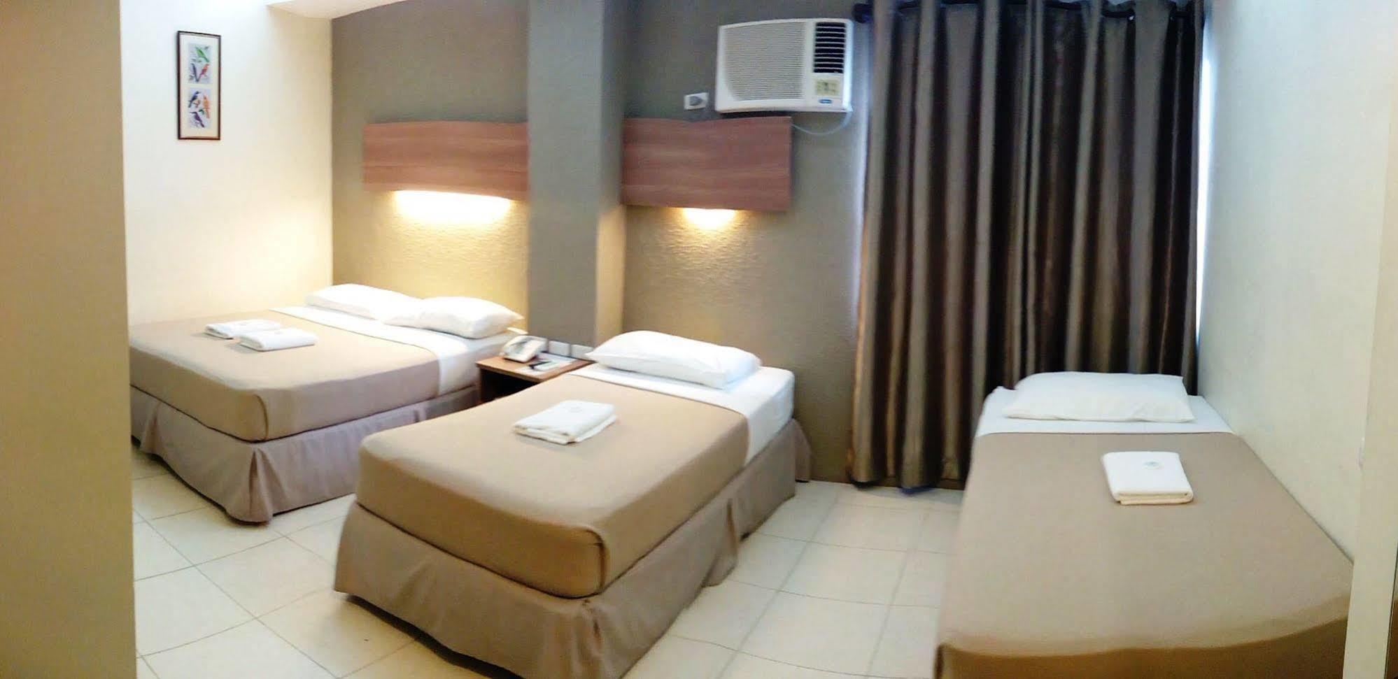 The Center Suites سيبو المظهر الخارجي الصورة