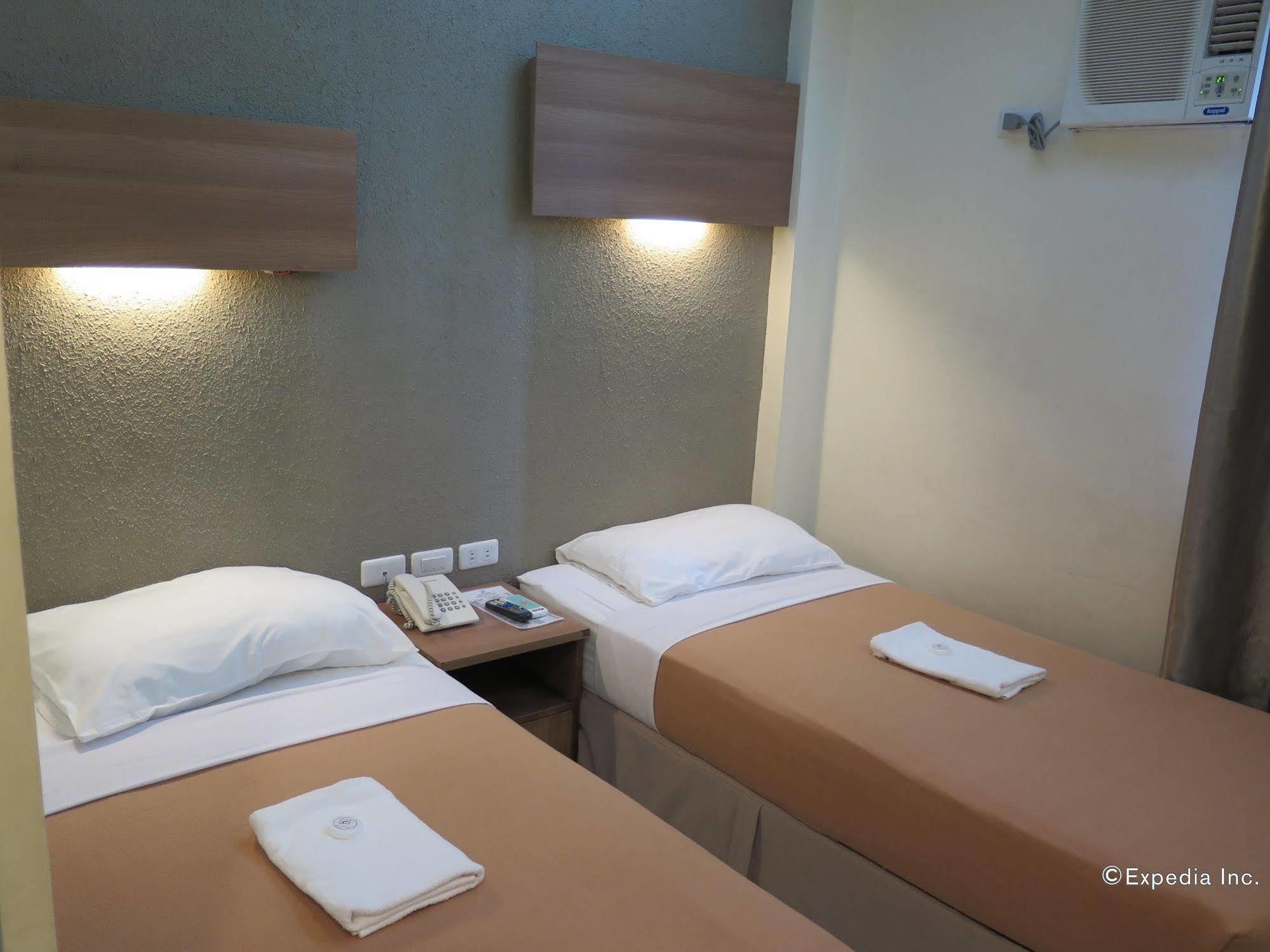 The Center Suites سيبو المظهر الخارجي الصورة