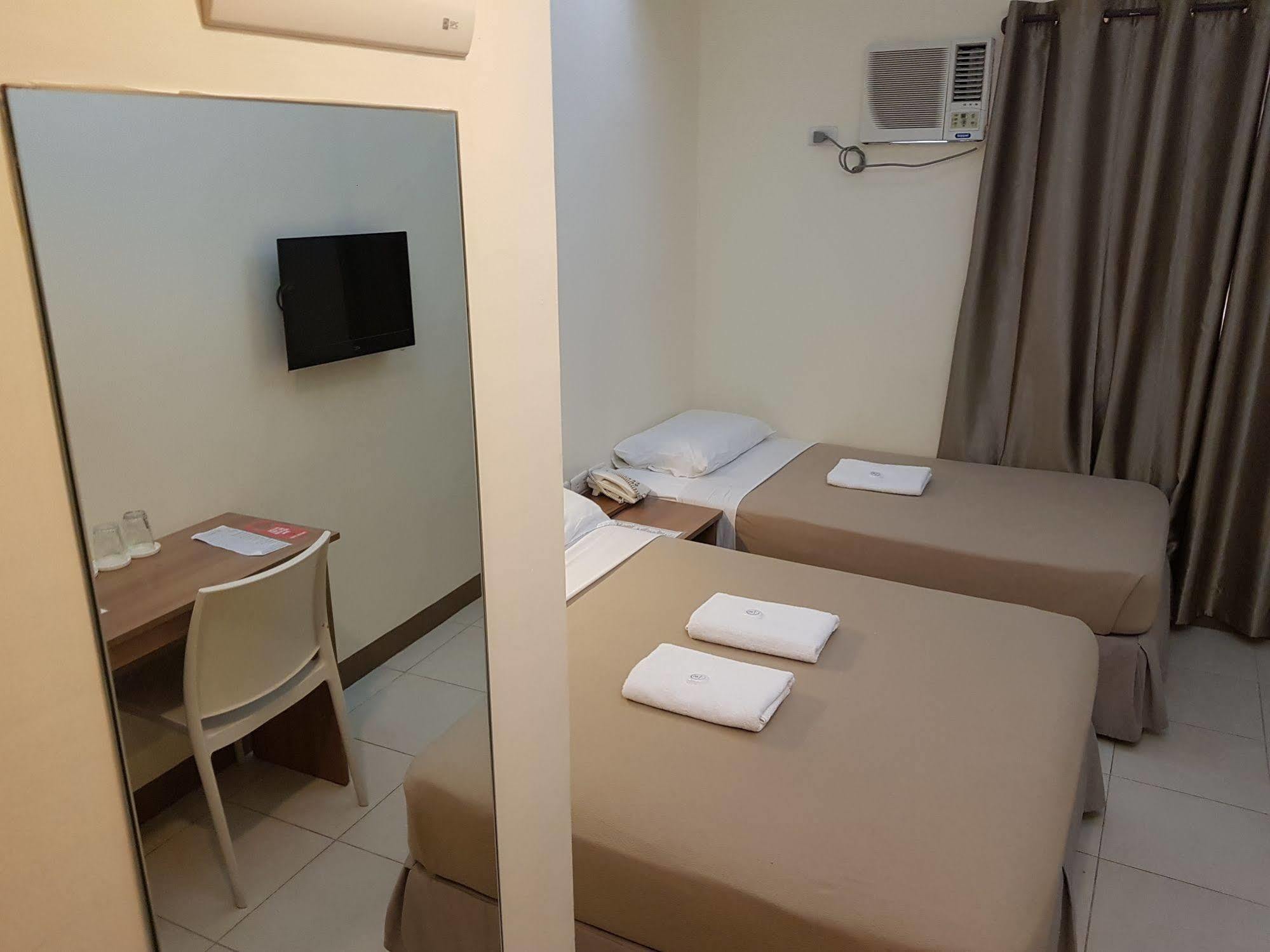 The Center Suites سيبو المظهر الخارجي الصورة