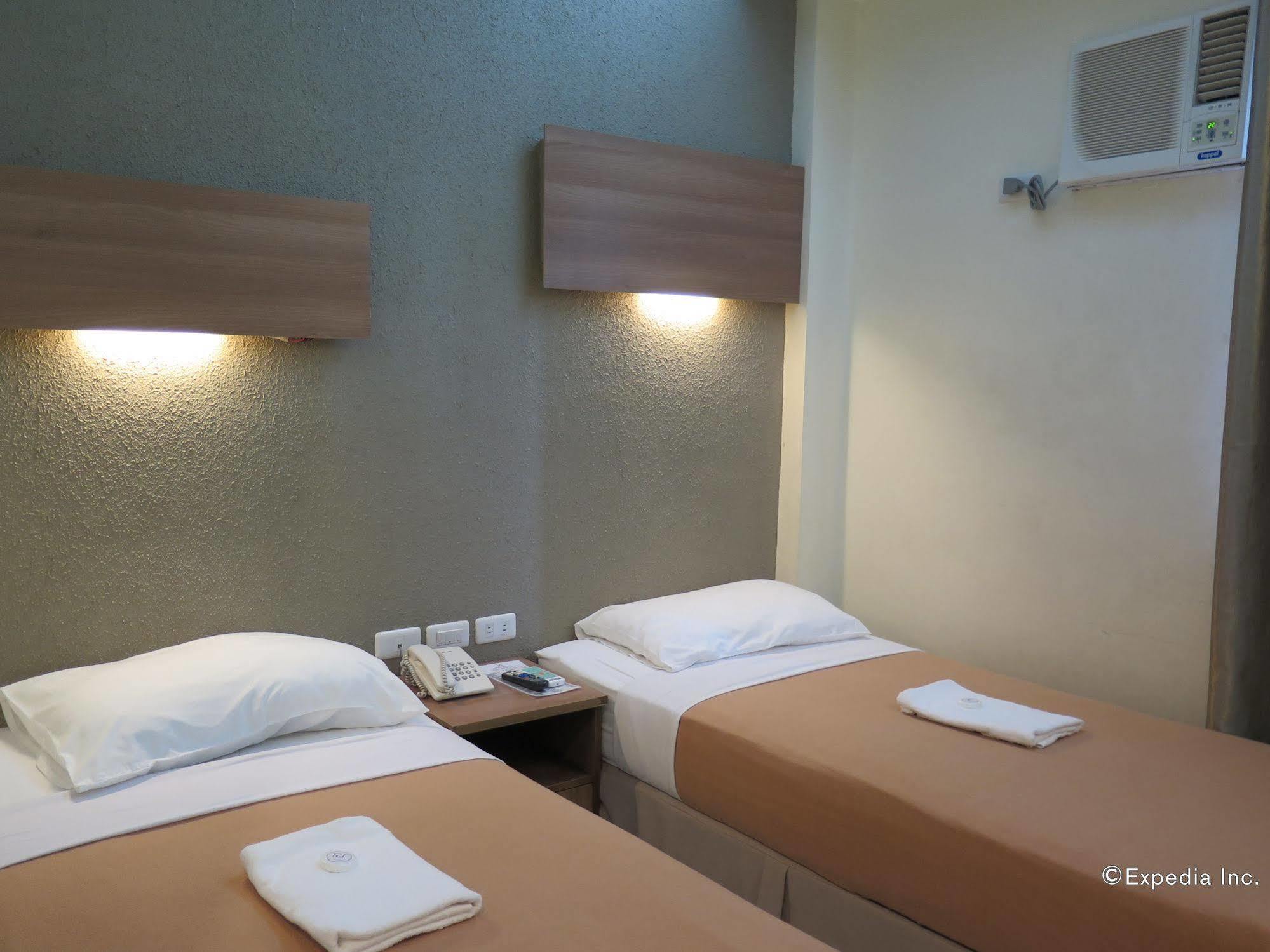 The Center Suites سيبو المظهر الخارجي الصورة