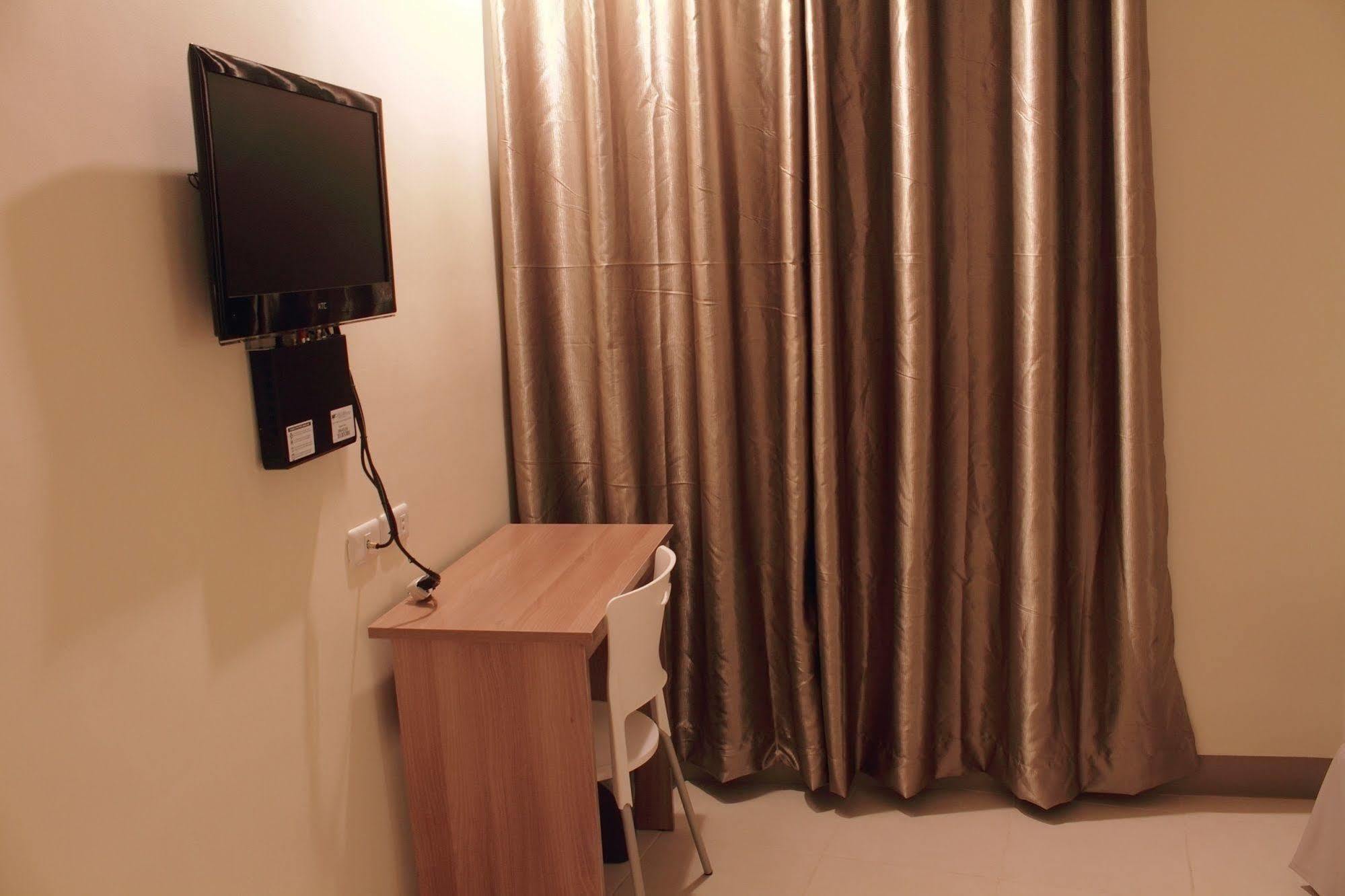 The Center Suites سيبو المظهر الخارجي الصورة